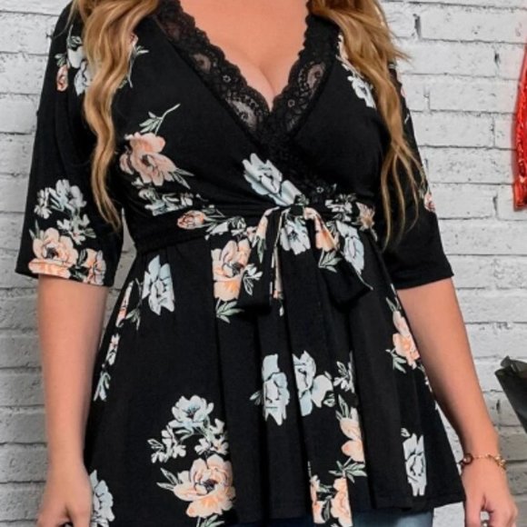 New W/O Tags -Plus Floral Print Lace Trim Belted Top - Picture 3 of 8